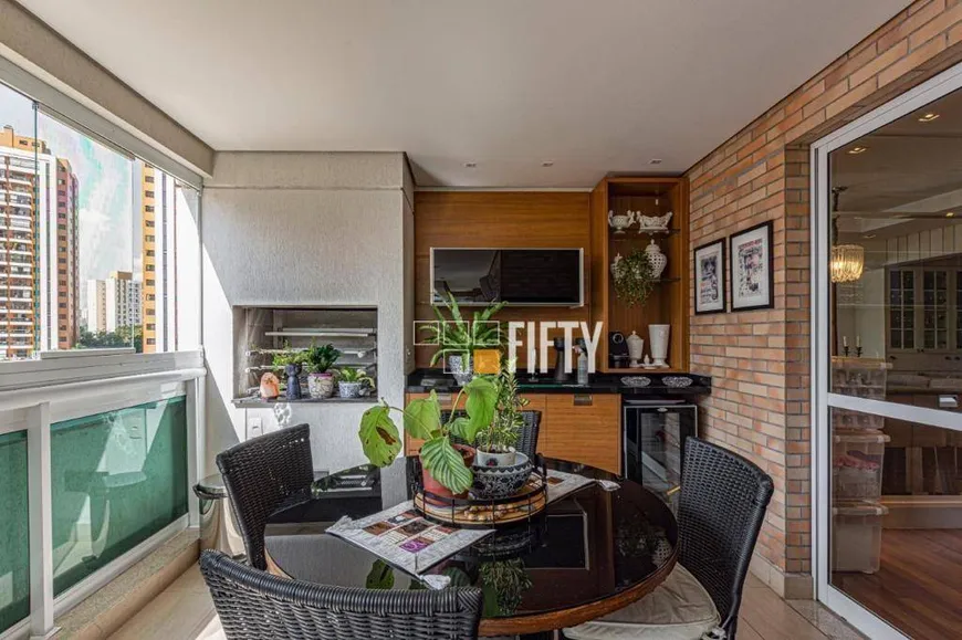 Foto 1 de Apartamento com 4 Quartos à venda, 245m² em Brooklin, São Paulo