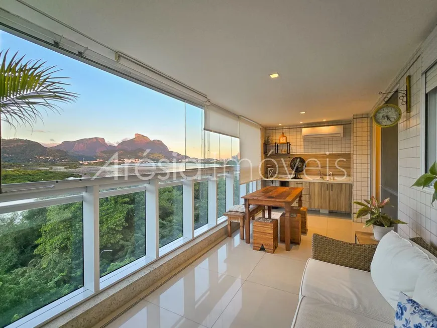 Foto 1 de Apartamento com 4 Quartos à venda, 151m² em Peninsula, Rio de Janeiro