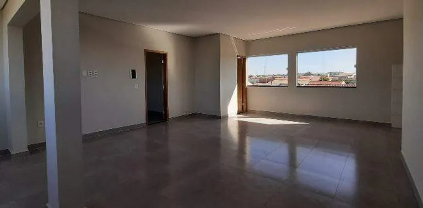 Foto 1 de Sala Comercial com 3 Quartos à venda, 348m² em Jardim Europa, Uberlândia