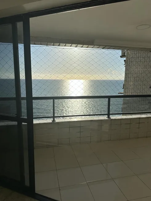 Foto 1 de Apartamento com 4 Quartos para alugar, 150m² em Boa Viagem, Recife