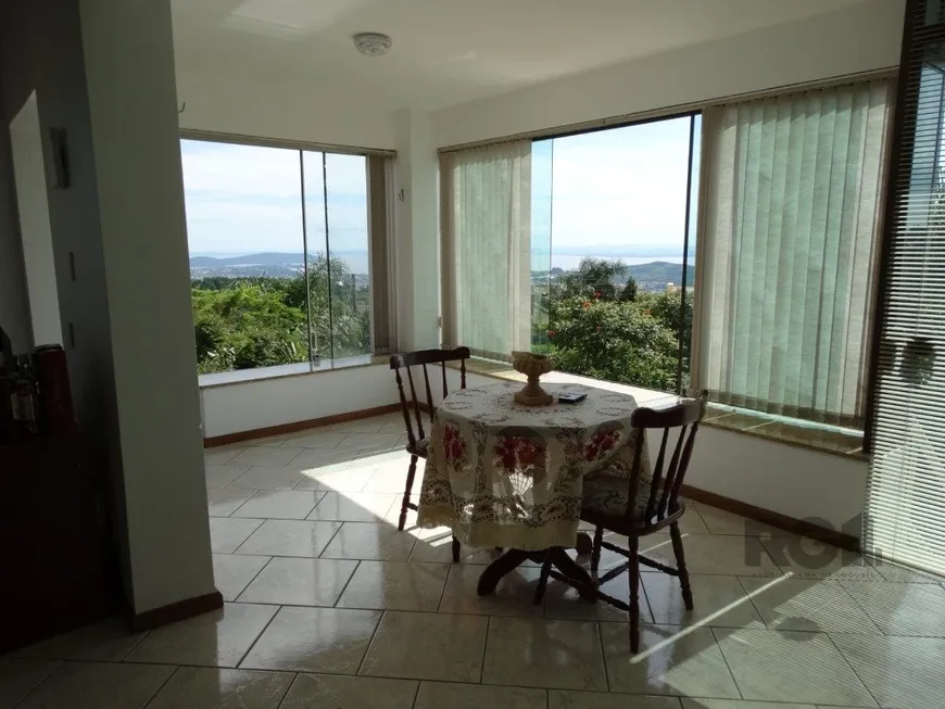 Foto 1 de Casa com 2 Quartos à venda, 257m² em Teresópolis, Porto Alegre