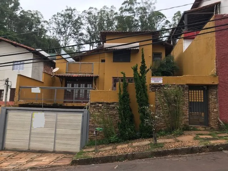 Foto 1 de Casa com 4 Quartos à venda, 259m² em Santa Lúcia, Belo Horizonte