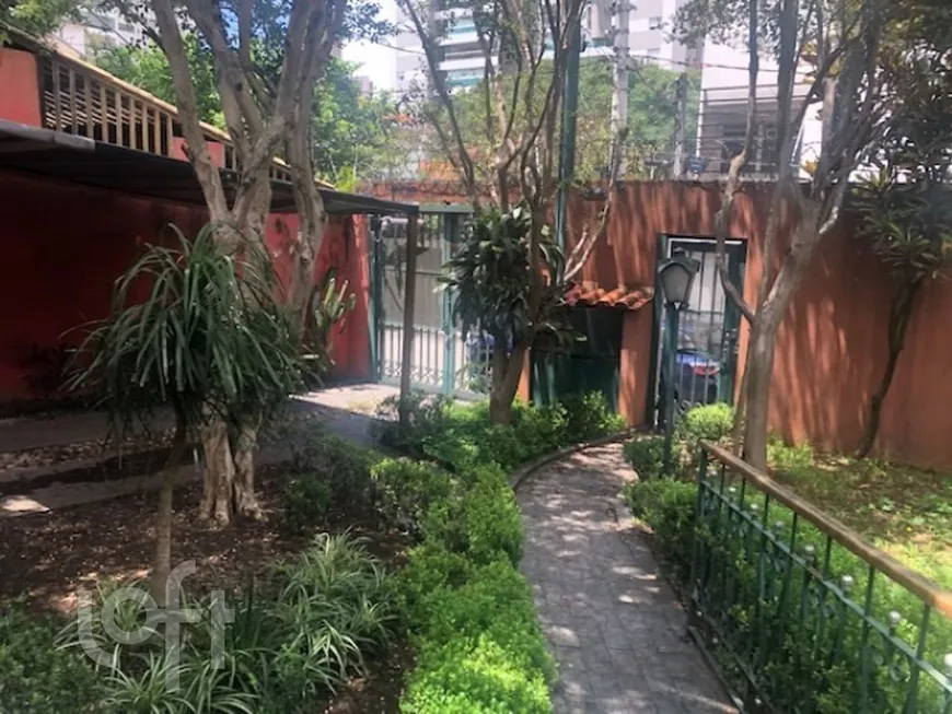 Foto 1 de Casa com 2 Quartos à venda, 130m² em Campo Belo, São Paulo