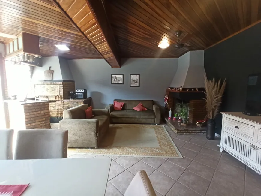 Foto 1 de Casa com 3 Quartos à venda, 230m² em Parque Tamandare, Esteio