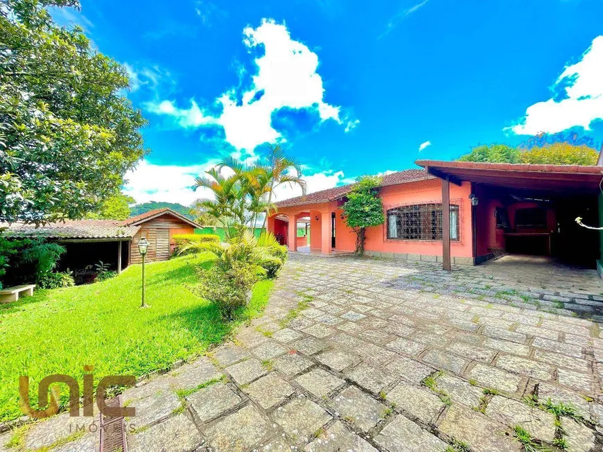 Foto 1 de Casa com 4 Quartos à venda, 261m² em Araras, Teresópolis