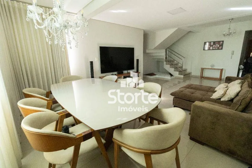 Foto 1 de Apartamento com 4 Quartos à venda, 226m² em Tibery, Uberlândia