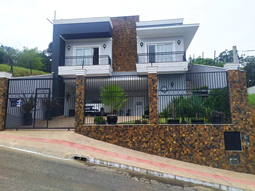 Foto 1 de Casa com 4 Quartos à venda, 250m² em Pedra Branca, Palhoça