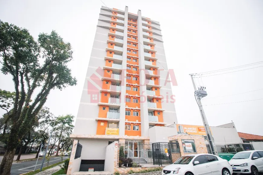 Foto 1 de Apartamento com 3 Quartos à venda, 77m² em Capão Raso, Curitiba