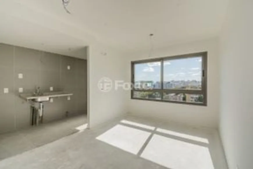 Foto 1 de Apartamento com 3 Quartos à venda, 75m² em Agronomia, Porto Alegre