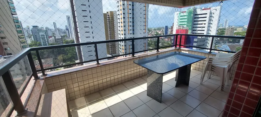 Foto 1 de Apartamento com 4 Quartos à venda, 200m² em Espinheiro, Recife