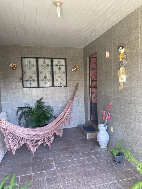 Foto 1 de Casa com 3 Quartos à venda, 200m² em Benedito Bentes, Maceió