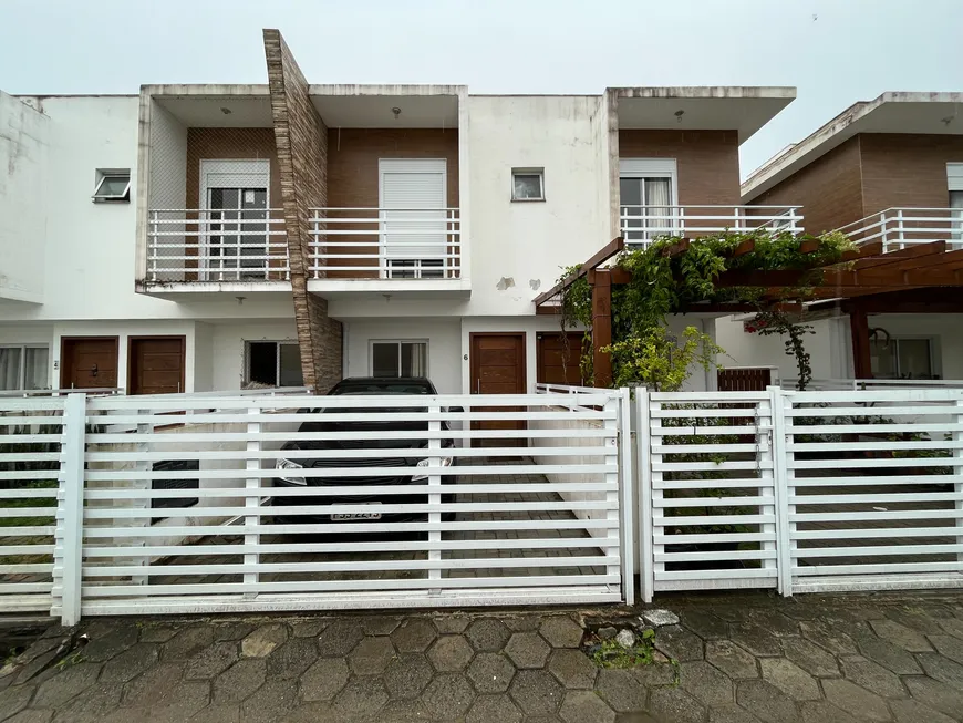 Foto 1 de Casa com 2 Quartos à venda, 80m² em Campeche, Florianópolis