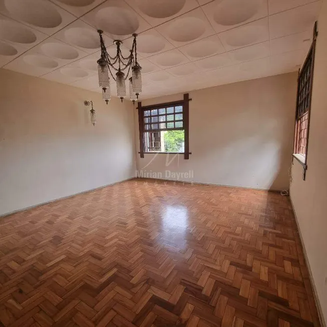 Foto 1 de Casa com 4 Quartos à venda, 253m² em Grajaú, Belo Horizonte