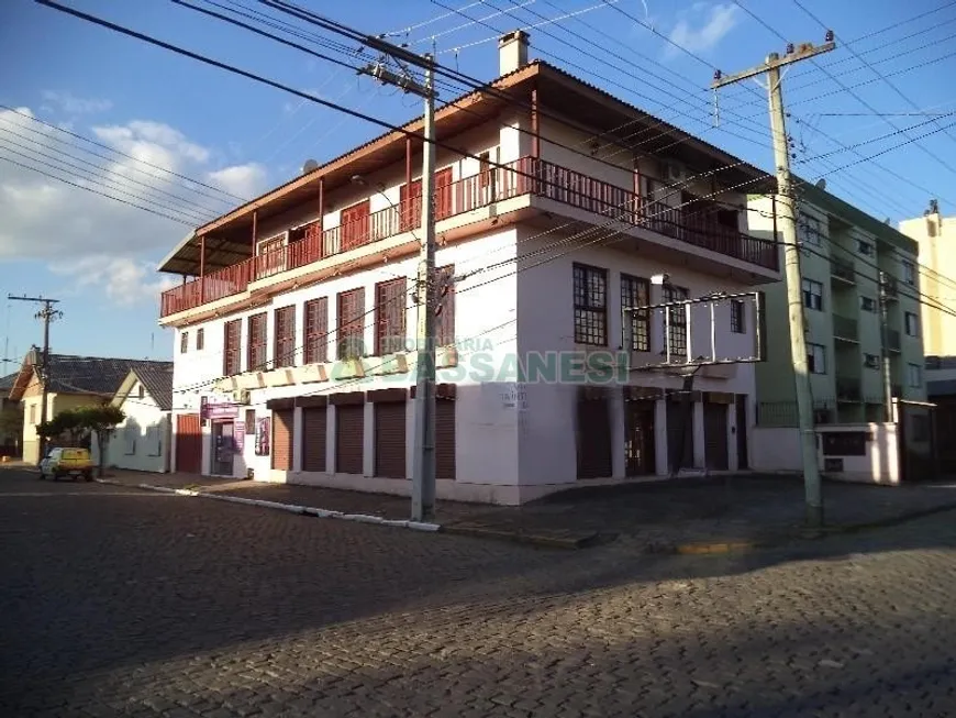 Foto 1 de Ponto Comercial para alugar, 380m² em Santa Catarina, Caxias do Sul