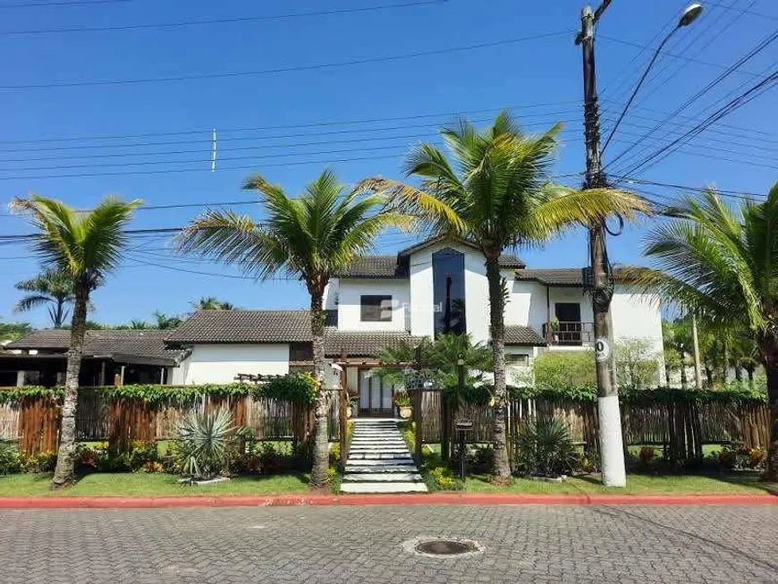 Foto 1 de Casa de Condomínio com 5 Quartos à venda, 302m² em Balneário Praia do Pernambuco, Guarujá
