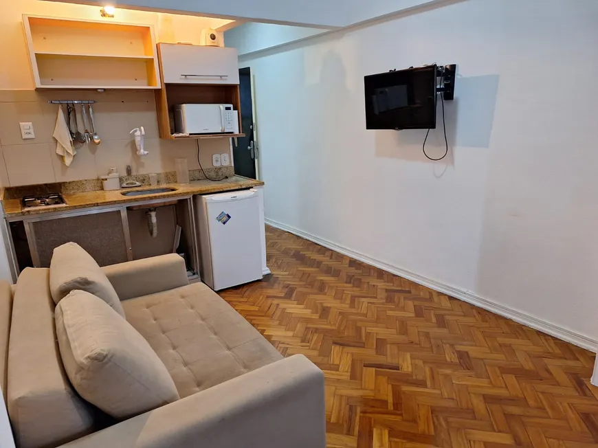 Foto 1 de Apartamento com 1 Quarto para alugar, 40m² em Copacabana, Rio de Janeiro