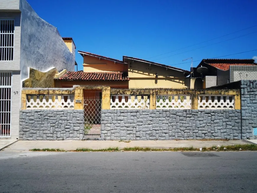 Foto 1 de Casa com 3 Quartos à venda, 90m² em Parque Araxá, Fortaleza