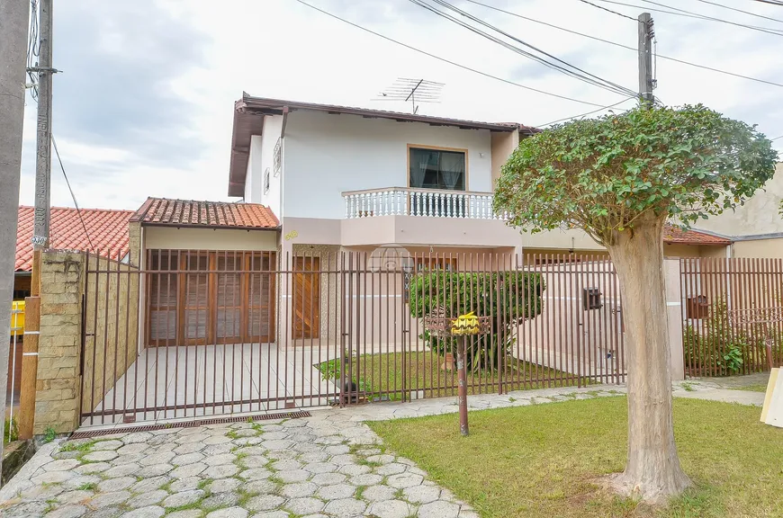 Foto 1 de Sobrado com 3 Quartos à venda, 142m² em Boa Vista, Curitiba