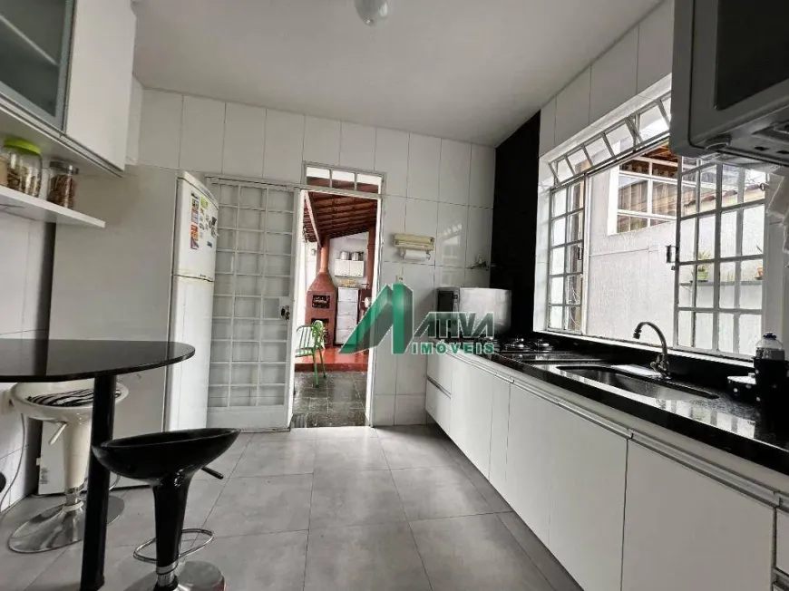 Foto 1 de Casa com 4 Quartos à venda, 480m² em Floresta, Belo Horizonte