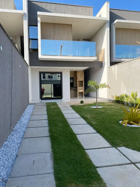 Foto 1 de Casa com 4 Quartos à venda, 150m² em Sapiranga, Fortaleza