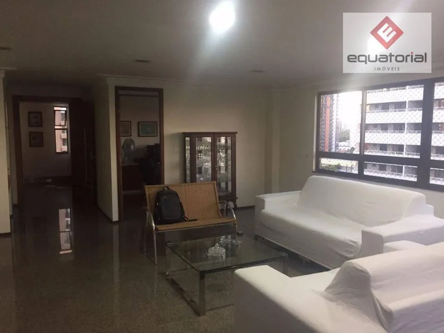 Foto 1 de Apartamento com 4 Quartos à venda, 258m² em Guararapes, Fortaleza