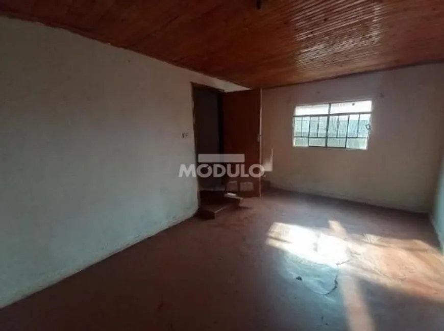 Foto 1 de Casa com 4 Quartos para alugar, 150m² em Jaraguá, Uberlândia