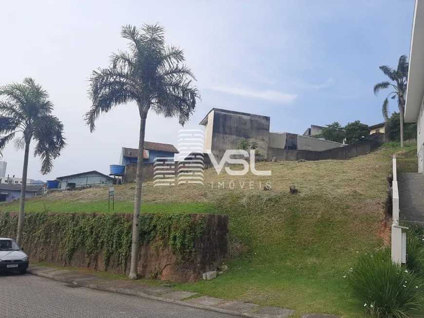 Foto 1 de Lote/Terreno à venda, 982m² em Córrego Grande, Florianópolis