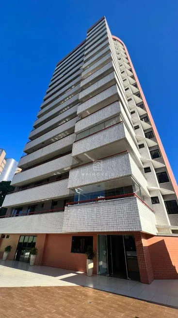 Foto 1 de Apartamento com 4 Quartos à venda, 220m² em Guararapes, Fortaleza