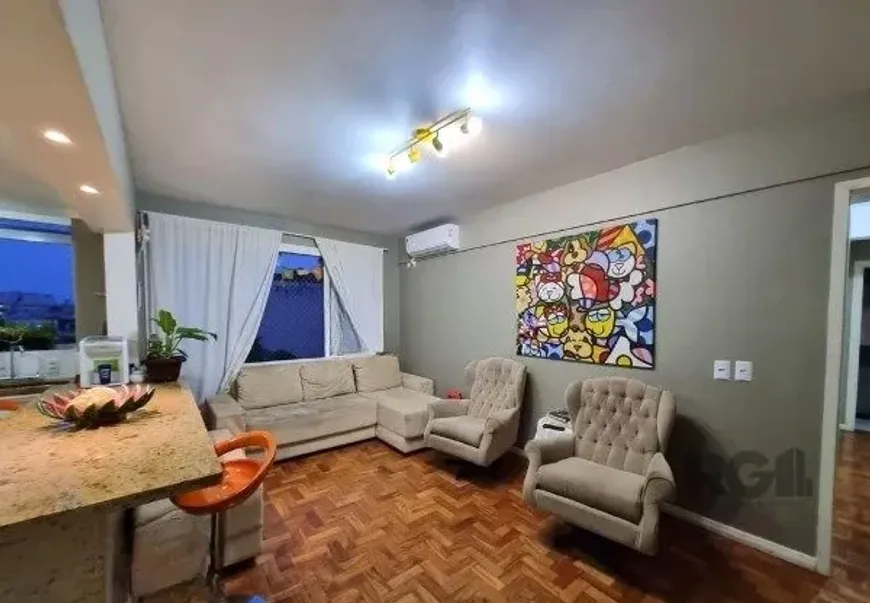 Foto 1 de Apartamento com 2 Quartos à venda, 74m² em Santo Antônio, Porto Alegre