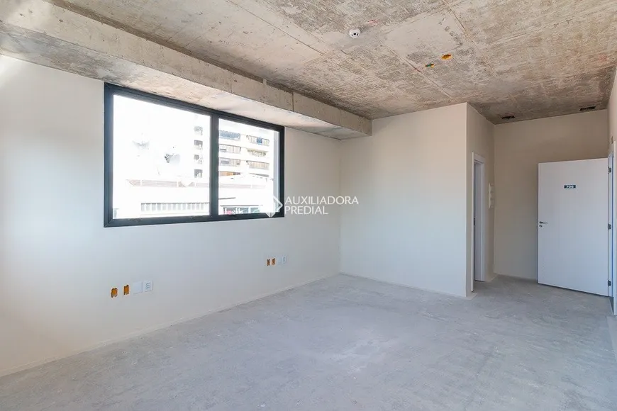 Foto 1 de Sala Comercial para alugar, 32m² em Menino Deus, Porto Alegre