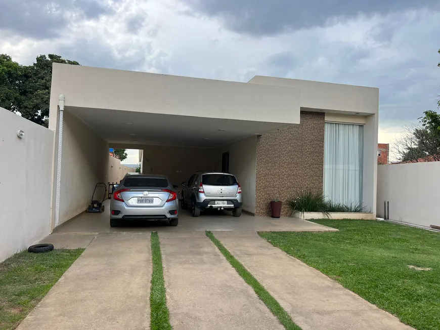Foto 1 de Casa com 3 Quartos à venda, 570m² em Setor Tradicional, Brasília