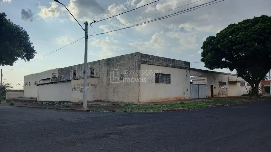 Foto 1 de Galpão/Depósito/Armazém para venda ou aluguel, 2908m² em Jardim Universal, Araraquara