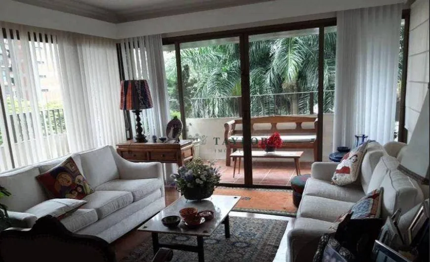 Foto 1 de Apartamento com 4 Quartos à venda, 275m² em Real Parque, São Paulo