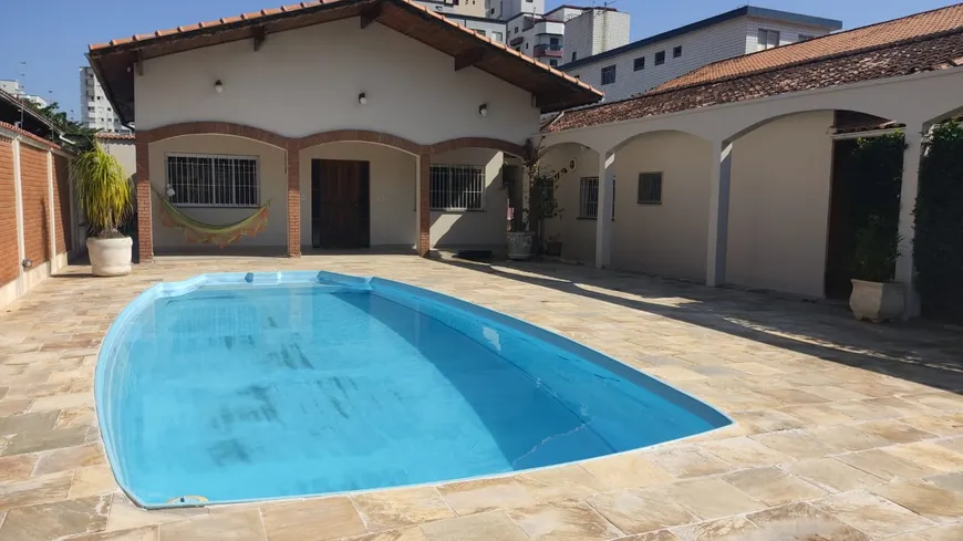 Foto 1 de Casa com 4 Quartos à venda, 600m² em Vila Guilhermina, Praia Grande