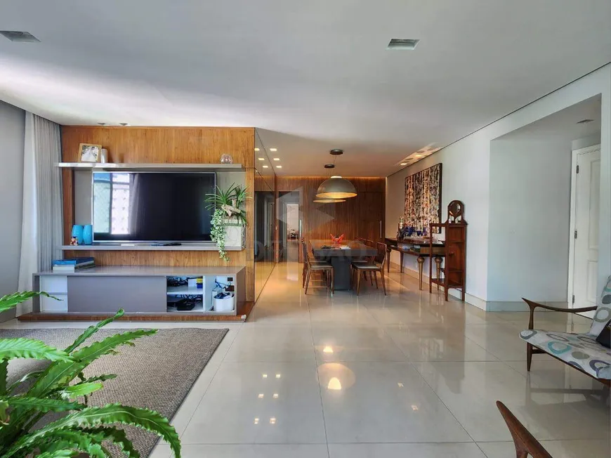 Foto 1 de Apartamento com 4 Quartos à venda, 161m² em Santo Antônio, Belo Horizonte