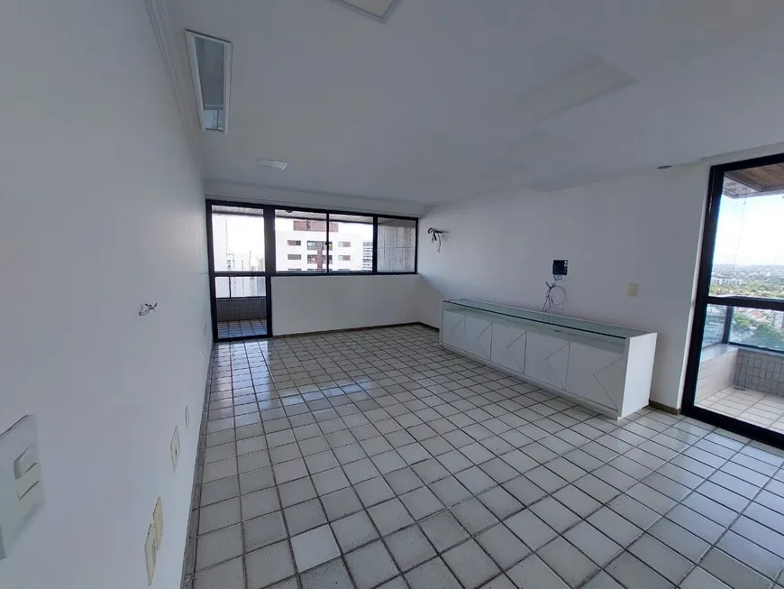 Foto 1 de Apartamento com 4 Quartos para alugar, 380m² em Casa Amarela, Recife