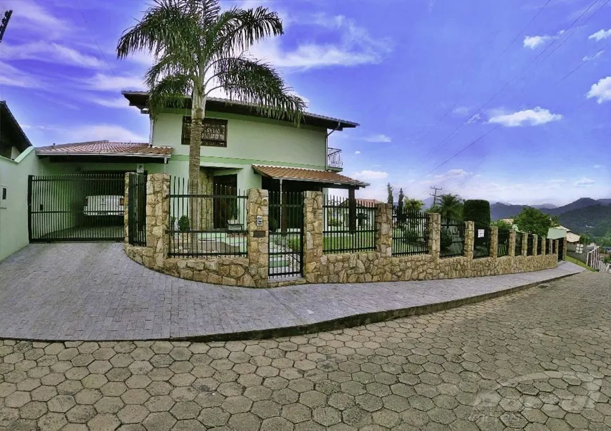 Foto 1 de Casa de Condomínio com 5 Quartos à venda, 250m² em Itoupava Central, Blumenau