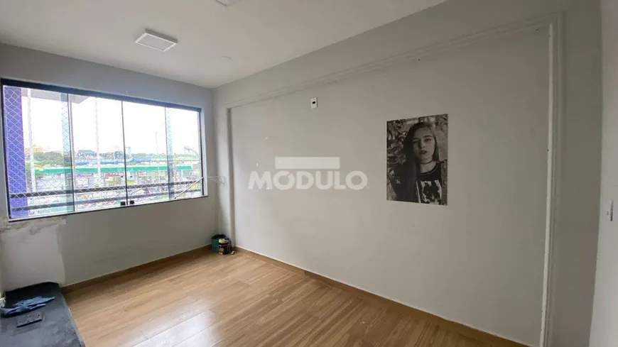 Foto 1 de Sala Comercial para alugar, 150m² em Saraiva, Uberlândia