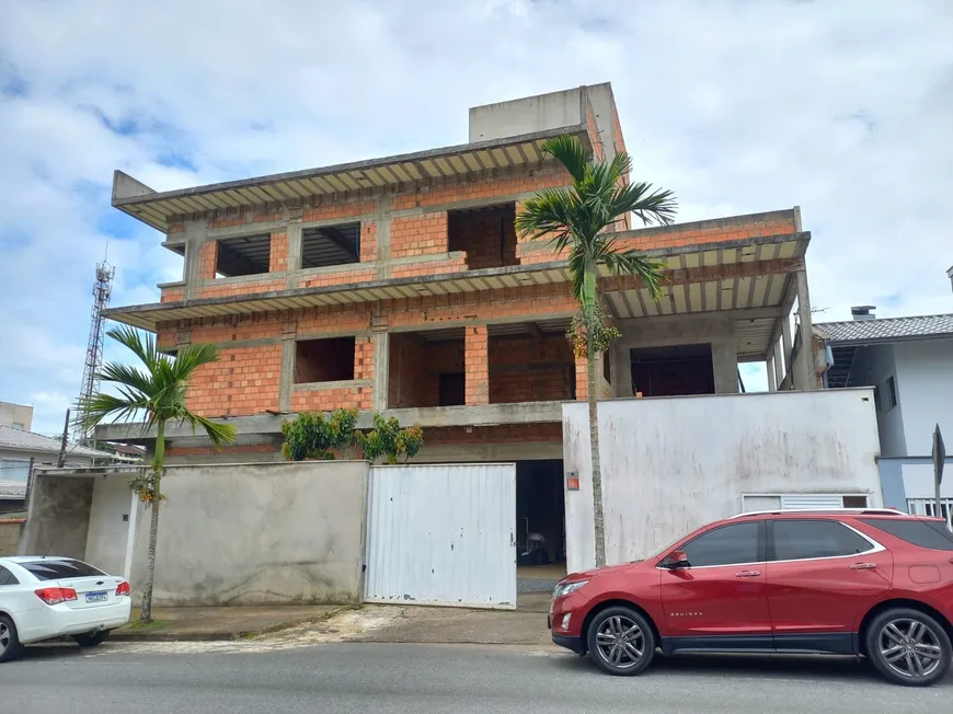 Foto 1 de Sobrado com 3 Quartos à venda, 600m² em Jaraguá Esquerdo, Jaraguá do Sul