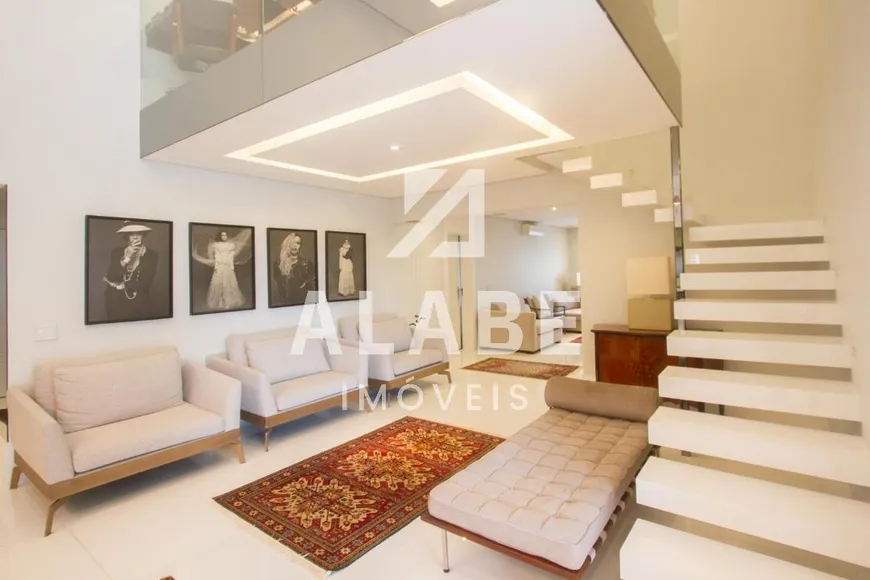Foto 1 de Apartamento com 4 Quartos à venda, 250m² em Campo Belo, São Paulo