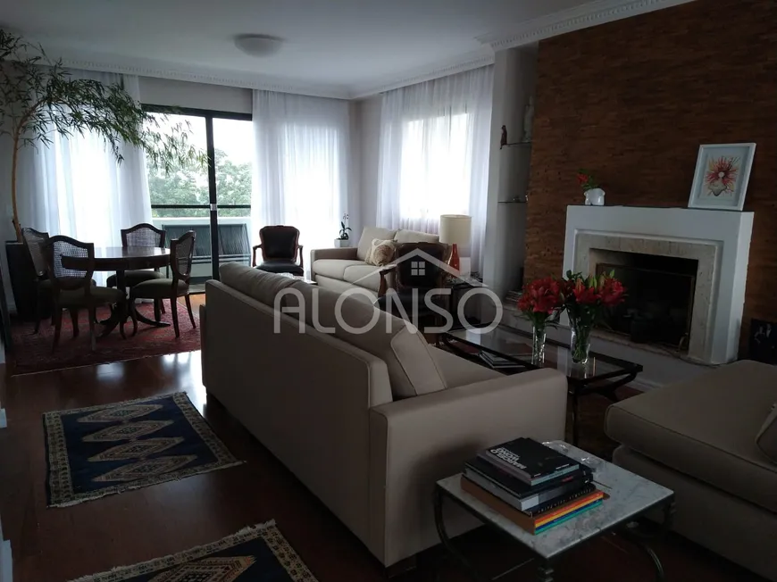 Foto 1 de Apartamento com 3 Quartos para alugar, 185m² em Vila Suzana, São Paulo