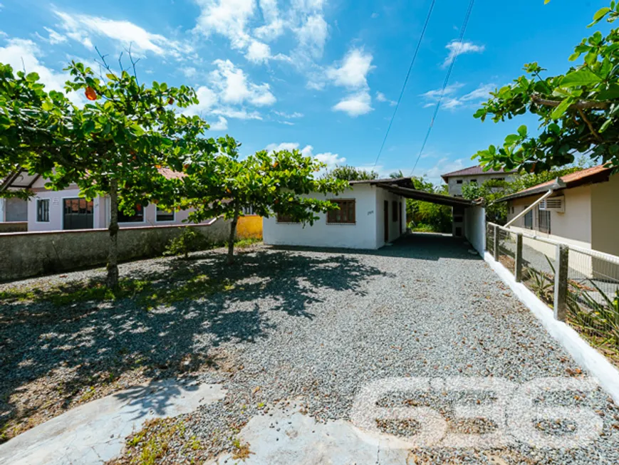 Foto 1 de Casa com 2 Quartos à venda, 80m² em Centro, Balneário Barra do Sul