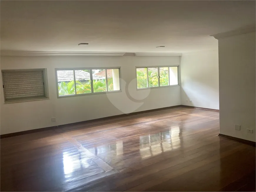 Foto 1 de Apartamento com 3 Quartos para alugar, 180m² em Jardim Paulista, São Paulo