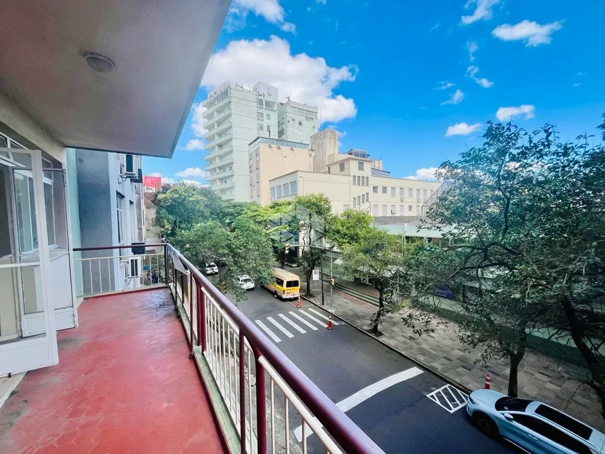 Foto 1 de Apartamento com 3 Quartos à venda, 134m² em Centro Histórico, Porto Alegre