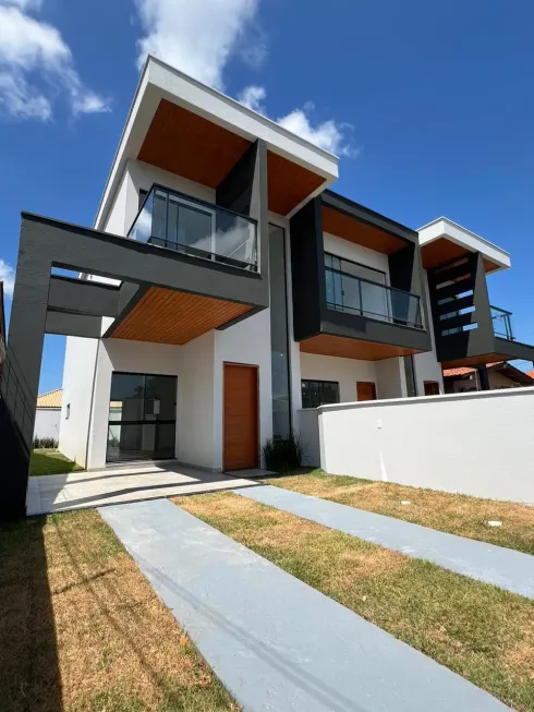 Foto 1 de Sobrado com 3 Quartos à venda, 126m² em Ingleses do Rio Vermelho, Florianópolis