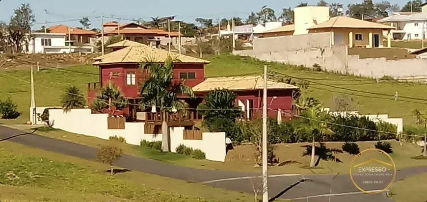 Foto 1 de Casa de Condomínio com 3 Quartos à venda, 250m² em Centro, Aracoiaba da Serra