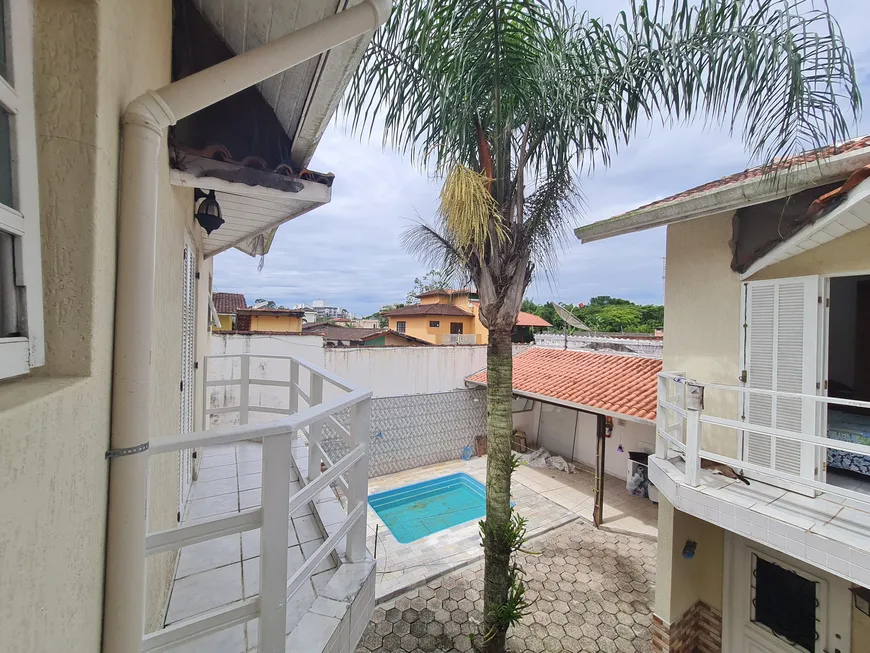 Foto 1 de Sobrado com 2 Quartos à venda, 80m² em Maitinga, Bertioga