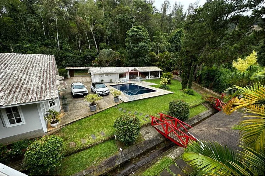 Foto 1 de Casa de Condomínio com 4 Quartos à venda, 600m² em Itaipava, Petrópolis