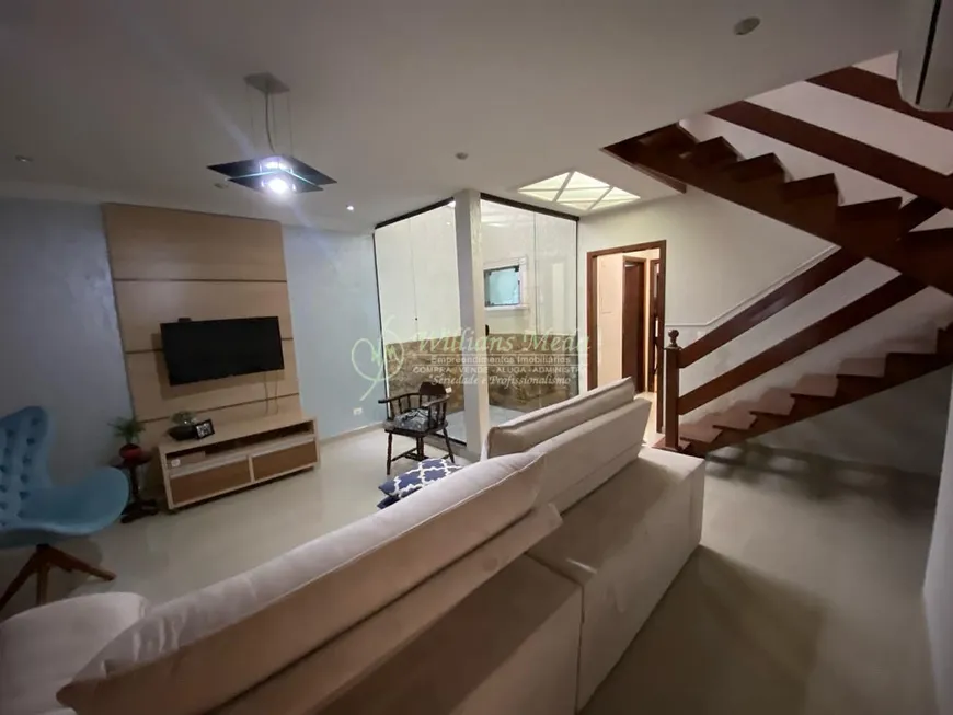 Foto 1 de Sobrado com 3 Quartos para alugar, 237m² em Vila Camargos, Guarulhos