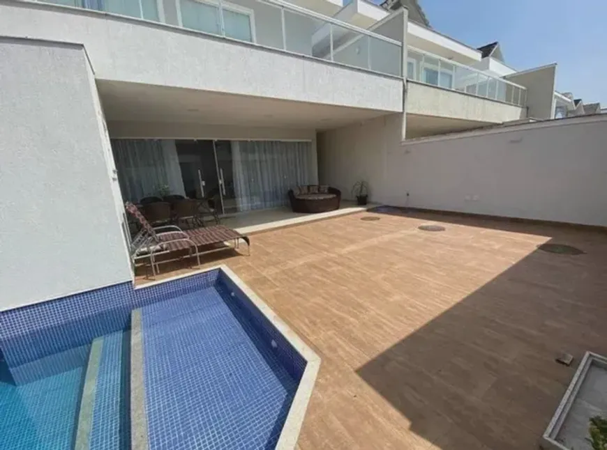 Foto 1 de Casa com 4 Quartos para alugar, 350m² em Recreio Dos Bandeirantes, Rio de Janeiro